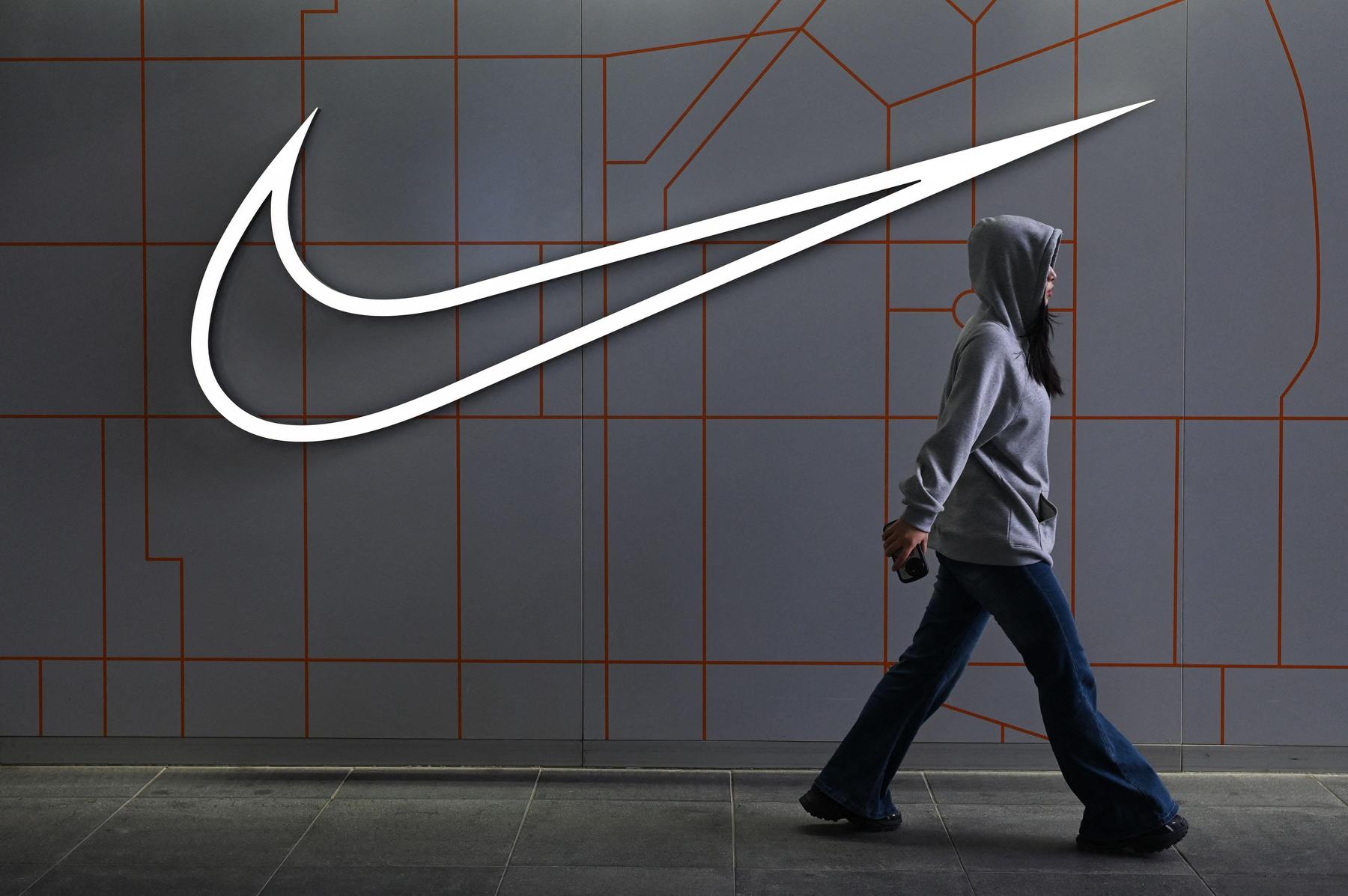 Nike confronted with allegations of the Holocaust Destilation-DiePresse.com