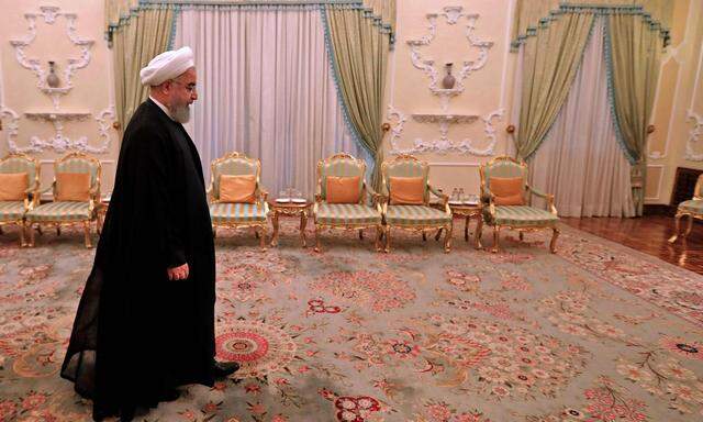 Der iranische Präsident Hassan Rohani warnt Saudiarabien vor Einmischungen im Libanon.