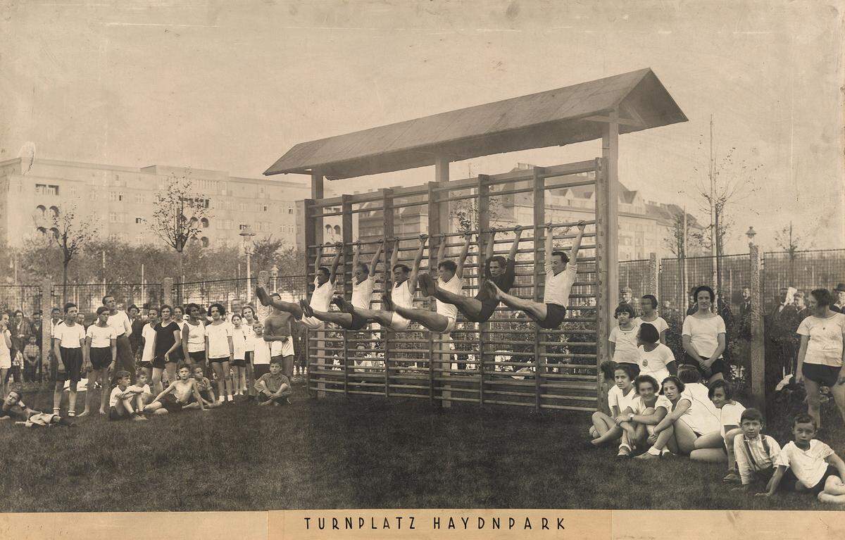 Gaudenzdorfer Gürtel, Turnen im Haydnpark, ca. 1926