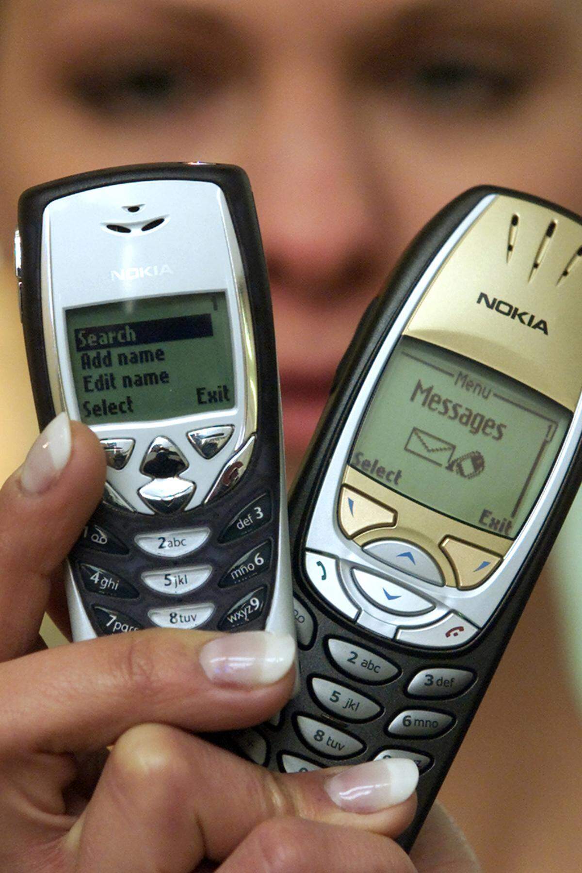 Neben dem 8310 (l) wurde 2001 das 6310 (r) vorgestellt.