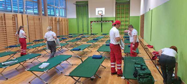 Im Bildungscampus in St. Paul wurde vom Roten Kreuz eine Notunterkunft errichtet.