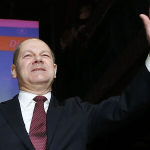 Olaf Scholz kann zufrieden sein. Der SPD-Bürgermeister von Hamburg hat die Wahl erfolgreich geschlagen.