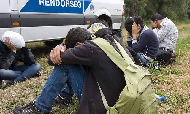 In Ungarn aufgegriffene Migranten.