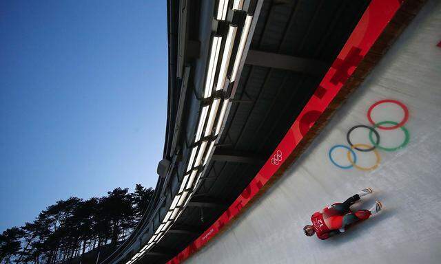 Rodler im olympischen Eiskanal