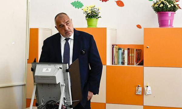 Bojko Borissow bei der Stimmabgabe am Sonntag.