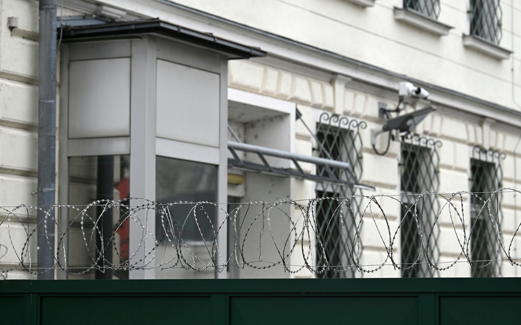 Toter Häftling in JA Hirtenberg: Zadić kritisiert Sporrer