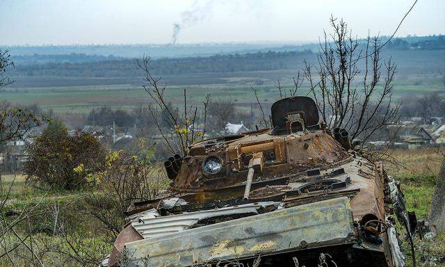 Ein zerstörter russischer Panzer in Cherson