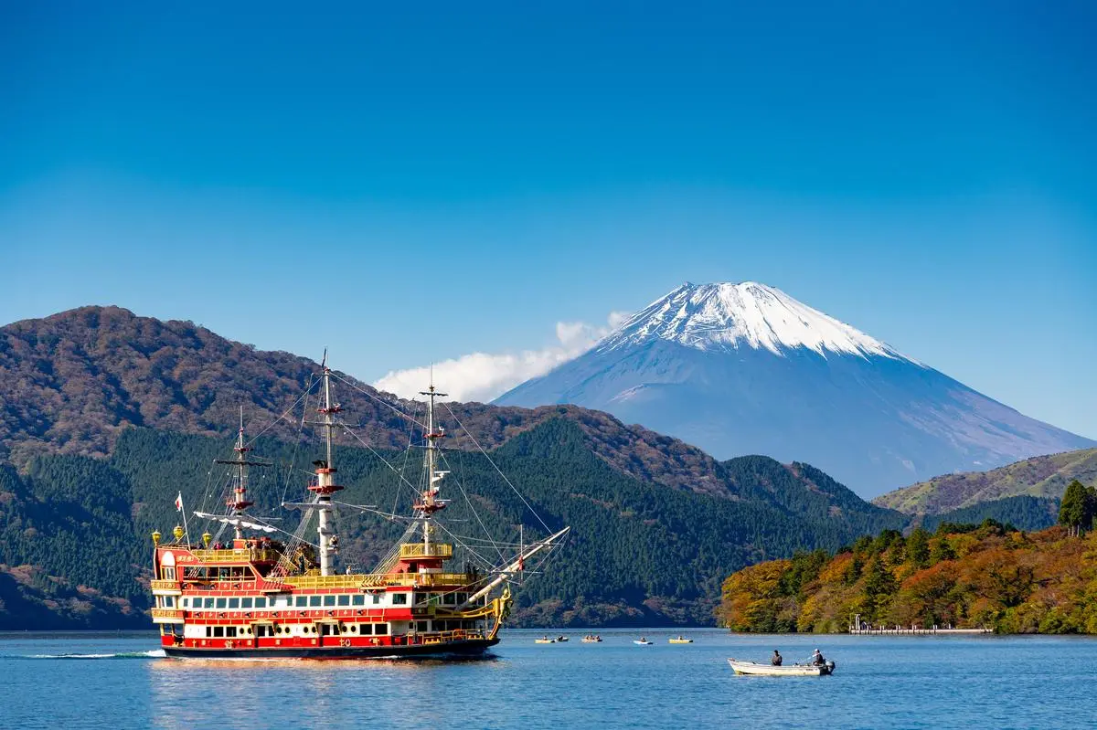 In the Fuji Hakone National Park, Lake Ashi is dreamy of the landscape-when it is clear, the Fuji dominates the panorama.