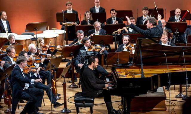 Der Preis beinhaltet auch ein Konzert mit den Wiener Philharmonikern im Rahmen des Sommer-Festivals in Luzern.