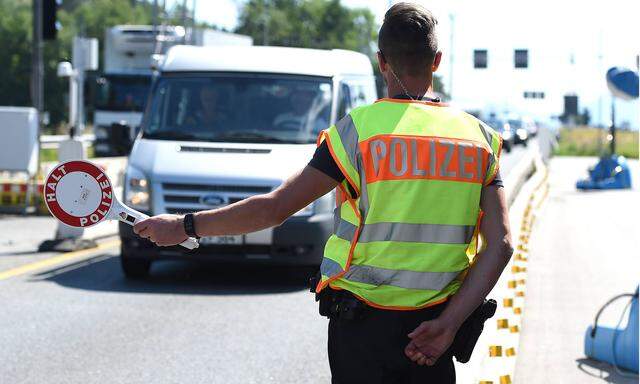 Grenzkontrollen an der deutsch �sterreichischen Grenze am 21 06 2018 am Grenz�bergang Walserberg Ver