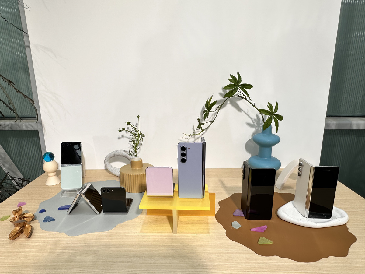 Die heurigen Farben sind allesamt dezent und weniger schrill. Besonders das Türkis-Mint beim Galaxy Z Flip 5 gefällt. 