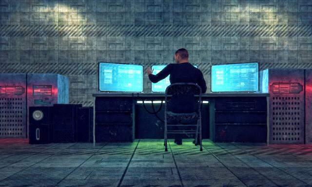 Das Klischee vom Hacker in der finsteren Halle. Tatsächlich können Cyberatacken großen Schaden anrichten. Aber auch technische Pannen legen Internetdienste mitunter lahm. 