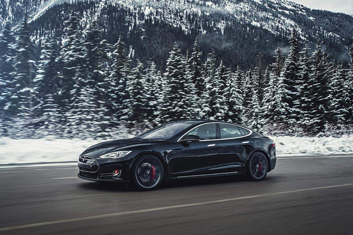 Die wichtigste Frage aber bei einem Elektroauto: natürlich die Reichweite. Tesla gibt sie mit 491 Kilometern an, knapp unter 400 ist realistischer.