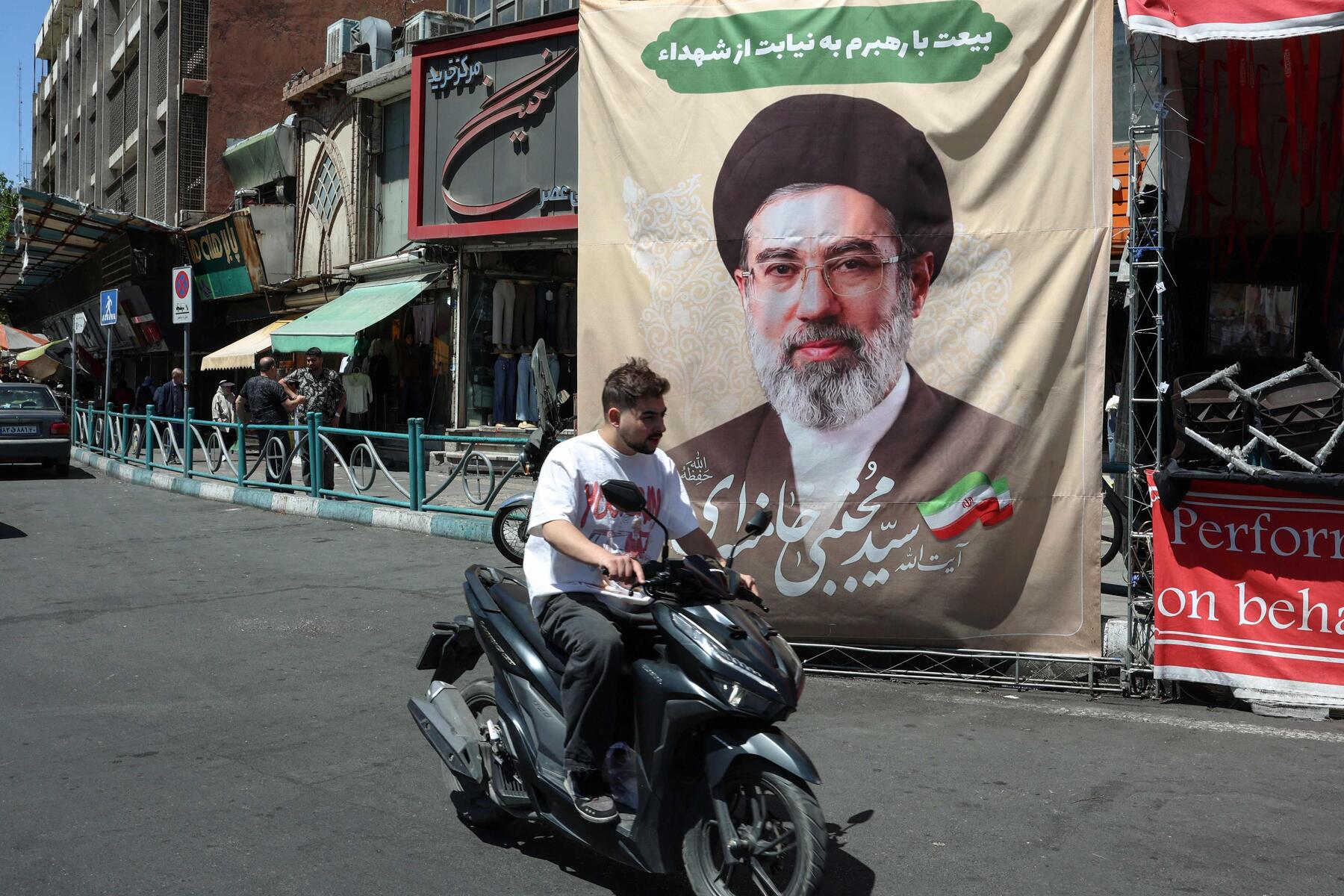 Ideologen und Pragmatiker ringen im Iran um die Macht [premium]