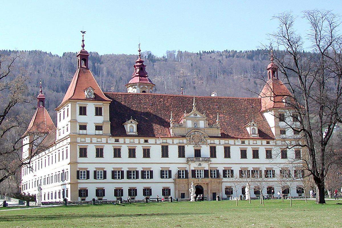 2010 wurde die Welterbe-Stätte Graz mit dem Schloss Eggenberg erweitert. Stadtkern und Schloss seien "das Spiegelbild einer Jahrhunderte langen Verbindung von künstlerischen und architektonischen Bewegungen".