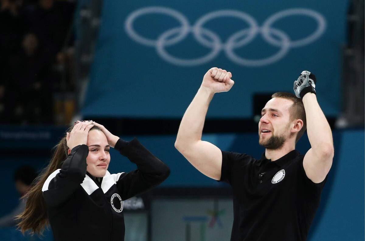 Ein gedopter Curler mag absurd erscheinen. Doch Kruschelnizki ist einer der besten seines Fachs. Gemeinsam mit seiner Frau Anastassija Brysgalowa gewann er vor einer Woche die Bronze-Medaille im Mixed-Bewerb.