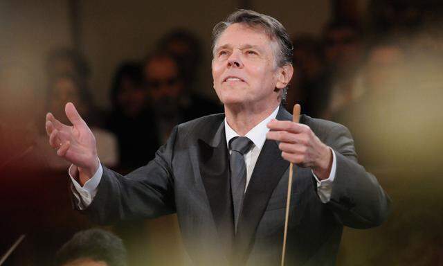 Mariss Jansons (Jahrgang 1943) hat bereits 2006 und 2012 das Neujahrskonzert der Wiener Philharmoniker dirigiert – und doch ist es eine Premiere: Erstmals hat der Lette das Programm gemeinsam mit dem neuen Philharmoniker-Vorstand, Andreas Großbauer, konzipiert.