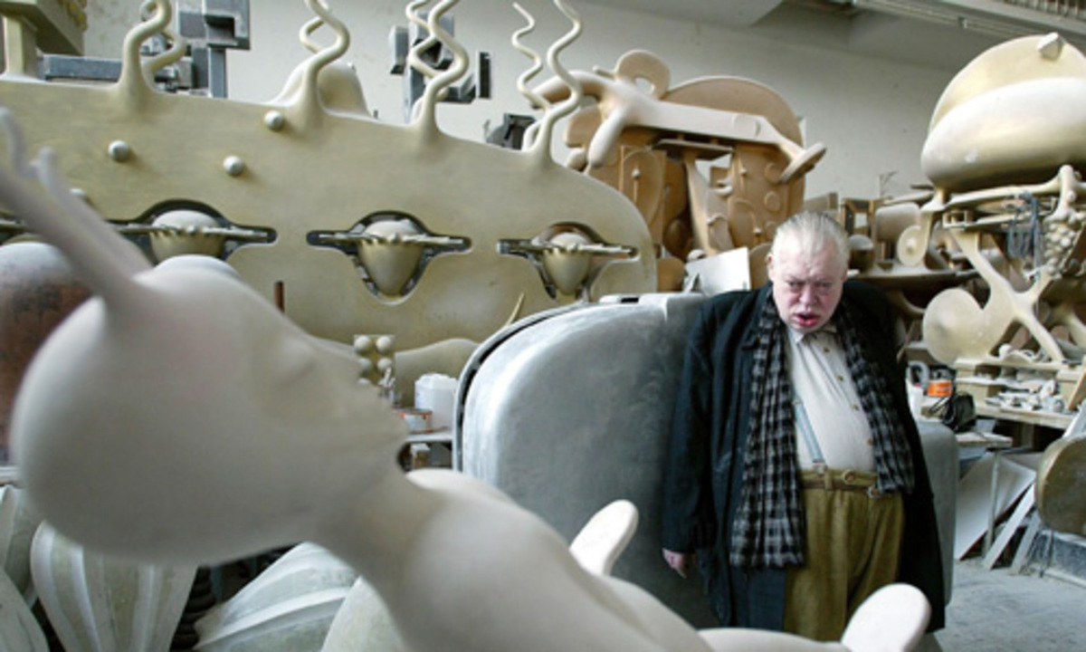 Bruno Gironcoli 2003 im Bildhaueratelier der Bildenden Künste in Wien