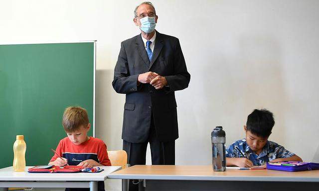 Bildungsminister Heinz Faßmann (ÖVP) freut sich über eine beinahe Verdopplung der Anmeldezahlen für die Sommerschule.