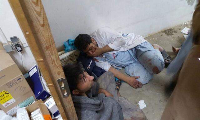 Verletzte im bombardierten Krankenhaus.