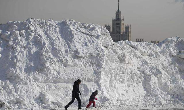 TOPSHOT-RUSSIA-WEATHER