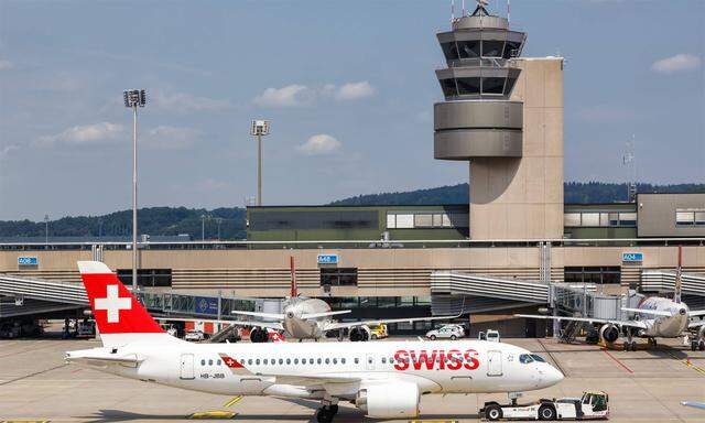 Flugzeuge können in der Schweiz momentan weder starten noch landen.