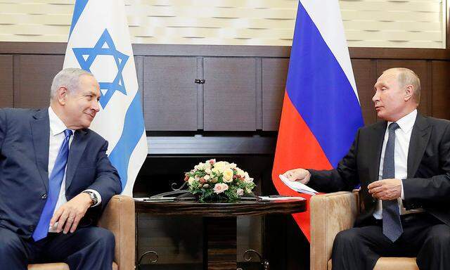 Gute Kumpel: Netanjahu und Putin in Sotschi