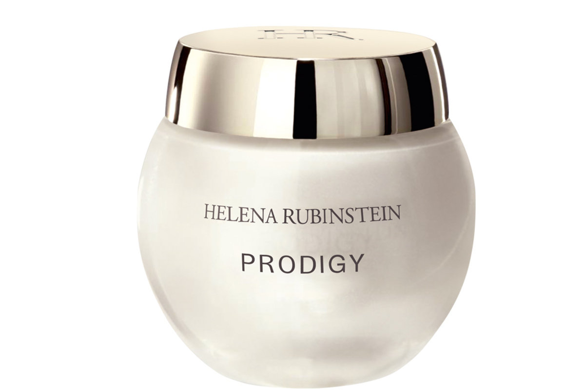 Firmengründerin Helena Rubinstein setzte auf Gesichtsmassage und -gymnastik. Das neueste Produkt der Marke heißt „Prodigy“ und basiert auf Pflanzenextrakten (50 ml um 180 Euro).