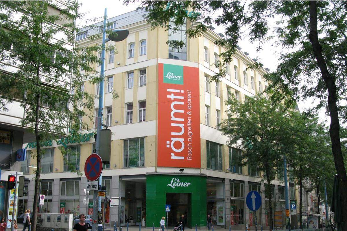Seit 1964 befindet sich an der Stelle des ehemaligen Warenhauses Esders das Textilkaufhaus Leiner. Zwischen 1990 und 1991 wurde dieses erweitert und großräumig umgebaut.