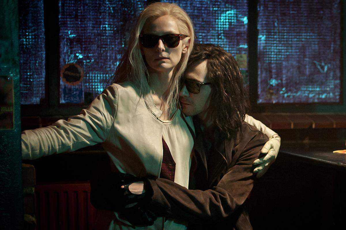 von Jim Jarmusch (USA) Ewige Liebe? Das gibt es doch nur bei Vampiren. Jim Jarmuschs Aufarbeitung des Themas dürfte weniger verkitscht ausfallen als die "Twilight"-Reihe. Vor allem angesichts der Hauptdarsteller: Tilda Swinton, Tom Hiddleston und John Hurt sowie die Jungstars Mia Wasikowska und Anton Yelchin. Und Punk gibt es auch.