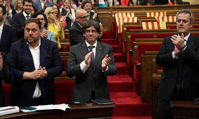 Der katalanische Ministerpräsident Carles Puigdemont will Katalonien von Spanien loslösen.