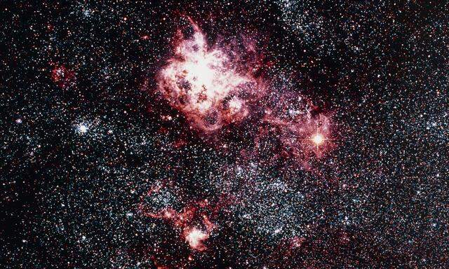 So zeigte sich vor 35 Jahren die bisher letzte Supernova, die mit bloßem Auge zu sehen war: SN 1987A. 
