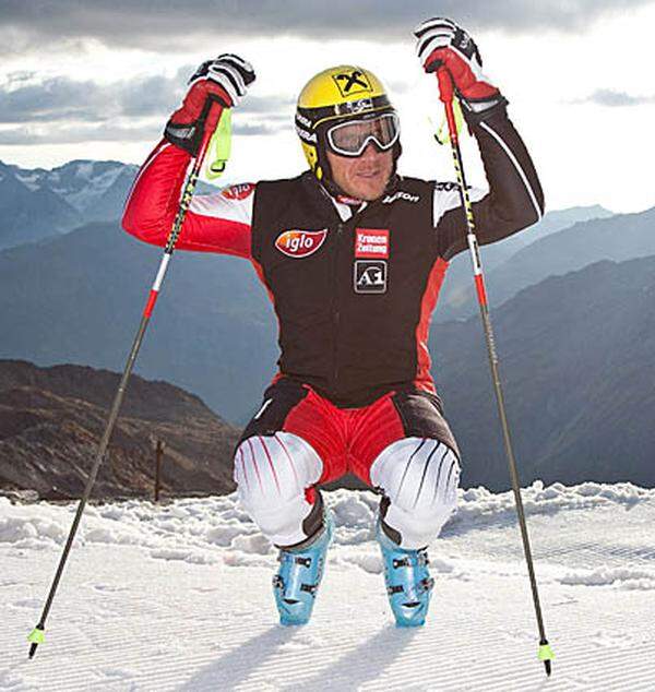 Anfang Oktober 2009 stand Hermann Maier zum ersten Mal seit über sieben Monaten wieder auf Skiern. Maier war von sich selbst und seinem Körper "positiv überrascht". In der Saison 2009/10 wollte er vor allem "die Freude am Skifahren finden".