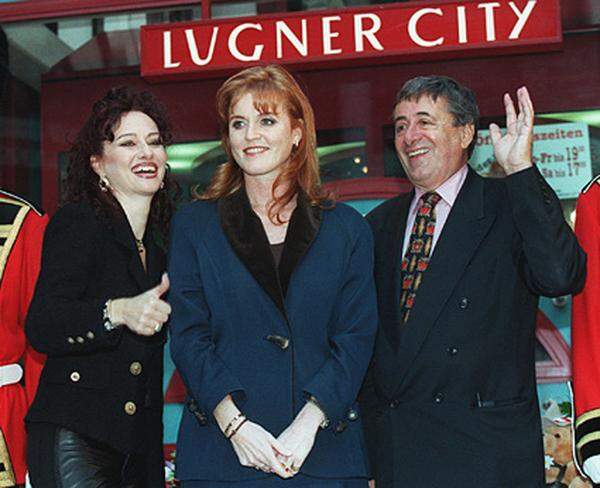 Royalen Besuch erhält Richard Lugner 1997 von "Fergie", der Herzogin von York.