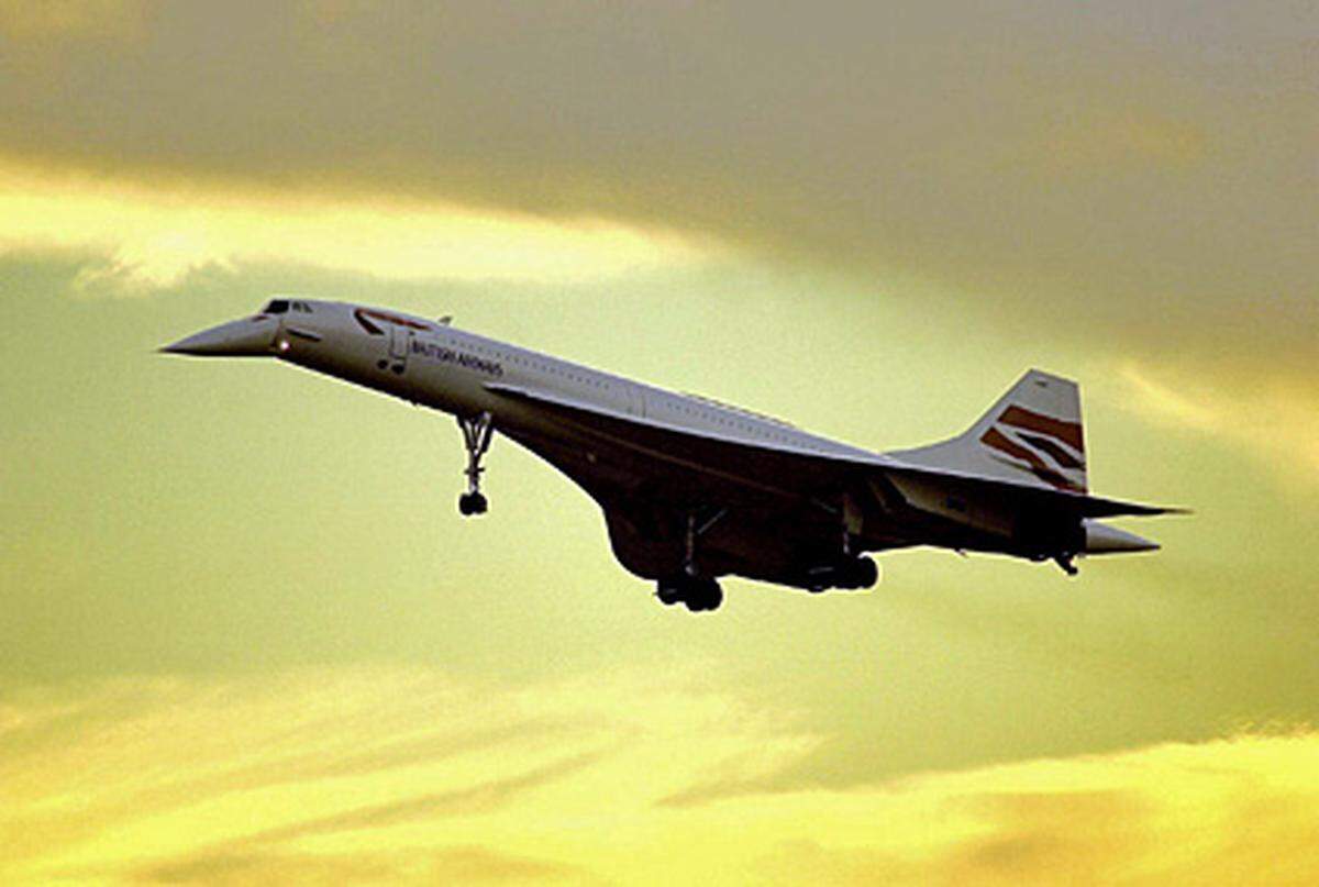 Zudem war die Concorde besonders laut: Der charakteristische Knall beim Durchbrechen der Schallmauer führte dazu, dass die meisten Länder dem Jet nur eine Überfluggenehmigung für Geschwindigkeiten unter der Schallgrenze erteilten. So konnte der Pilot nach dem Start in Europa erst auf dem Atlantik richtig Gas geben. Das schränkte die Einsatzmöglichkeiten und den Zeitgewinn erheblich ein.