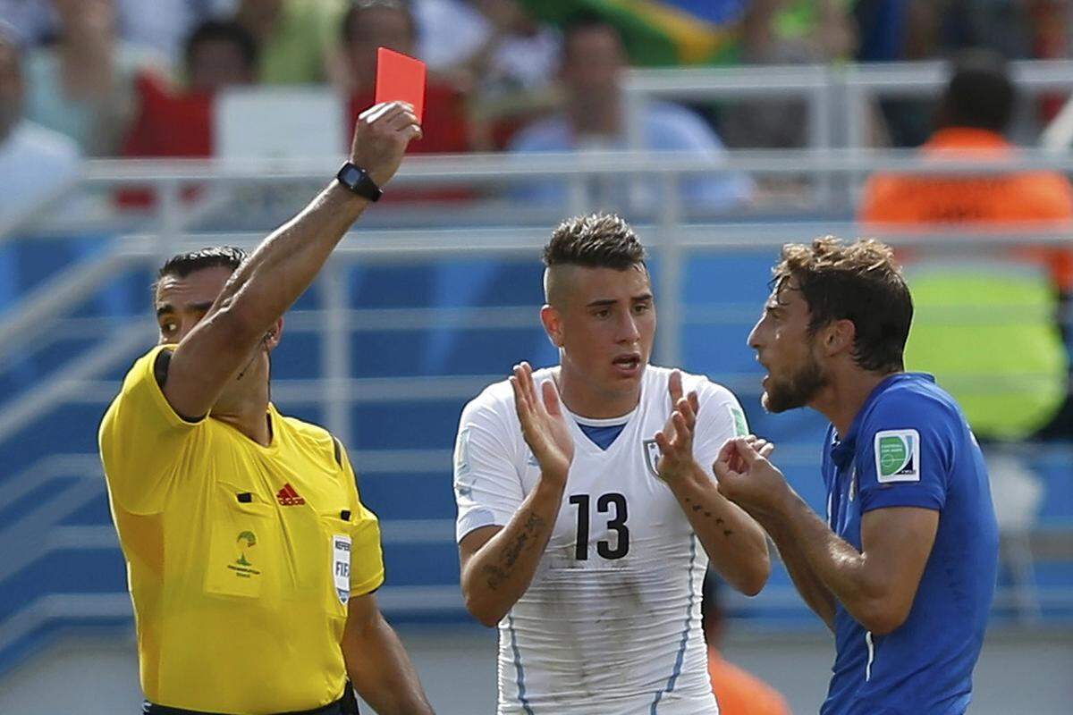 Spieler wurden bei der WM ausgeschlossen, so wenige wie seit 1986 nicht mehr. In 64 Spielen gab es nur drei Gelb-Rote und sieben Rote Karten.