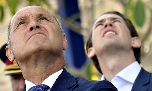 Schauen in eine gemeinsame Zukunft: ÖVP-Chef Sebastian Kurz (r.) und Noch-Innenminister Wolfgang Sobotka, der als nächster Nationalratspräsident, ÖVP-Klubobmann oder Bildungsminister im Gespräch ist.