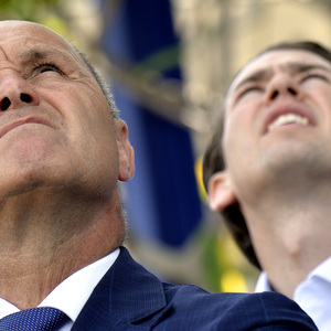 Schauen in eine gemeinsame Zukunft: ÖVP-Chef Sebastian Kurz (r.) und Noch-Innenminister Wolfgang Sobotka, der als nächster Nationalratspräsident, ÖVP-Klubobmann oder Bildungsminister im Gespräch ist.