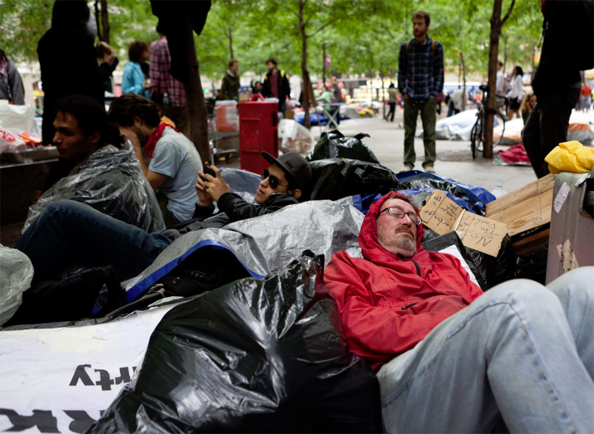 Doch die Luft scheint schon wieder draußen zu sein - zuletzt war nur mehr der harte Kern - rund ein Dutzend Demonstranten - auf der Straße.