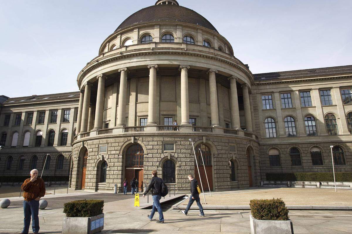 Viel Grund zur Freude haben die Schweizer: Mit der Eidgenössisch-Technischen Hochschule (ETH) Zürich auf Platz neun schaffte es erstmals seit einem Jahrzehnt wieder eine kontinentaleuropäische Universität in die Top Ten. Im Vorjahr landete die ETH Zürich noch auf Platz 13. Die beste deutsche Hochschule, die Universität München, erreichte übrigens - wie im Vorjahr - Rang 29.