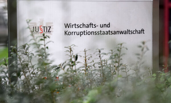 Schild der Wirtschafts- und Korruptionsstaatsanwaltschaft