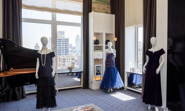 Zahlreiche Roben von Prinzessin Diana sollen bei einer Auktion in Los Angeles versteigert werden. 
