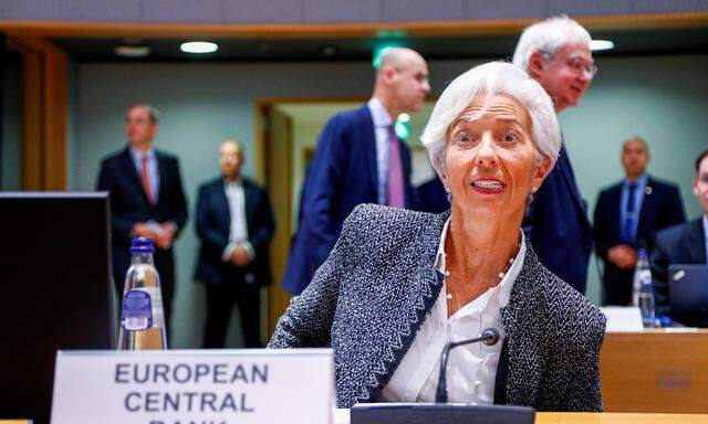 Christine Lagarde hält eine sehr lockere Geldpolitik auf absehbare Zeit für nötig