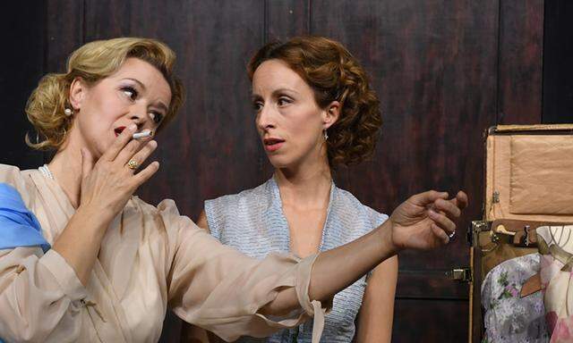 Historisierender Spielstil und Publikumslieblinge als Schauspieler: Die Festspiele Reichenau feiern heuer ihren 30. Geburtstag. Petra Morzé als Blanche und Johanna Arrouas als Stella in „Endstation Sehnsucht“ von Tennessee Williams in Reichenau, zu sehen ab morgen, Dienstag.