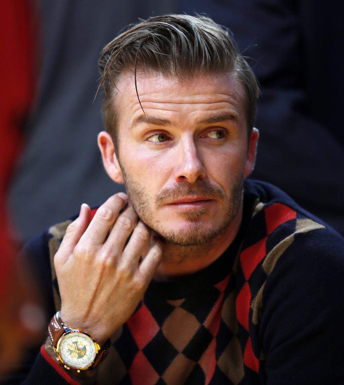 Auf einen bestimmten Look konnte sich David Beckham bisher nicht einigen, vielmehr spielt er mit den verschiedensten Trends. Eines ist jedoch sicher: Die Frisur die er trägt, wird von unzähligen Männer weltweit nachgestylt.