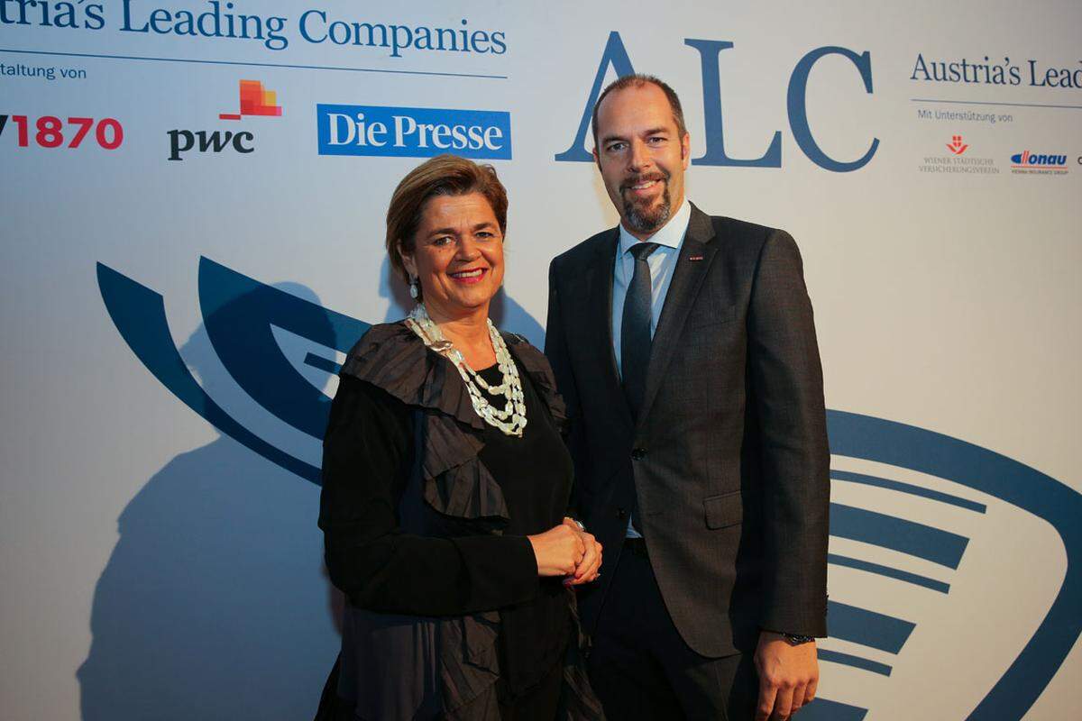 Casinos Austria-Vorstand Bettina Glatz-Kremsner mit WKÖ-Präsident Jürgen Roth.