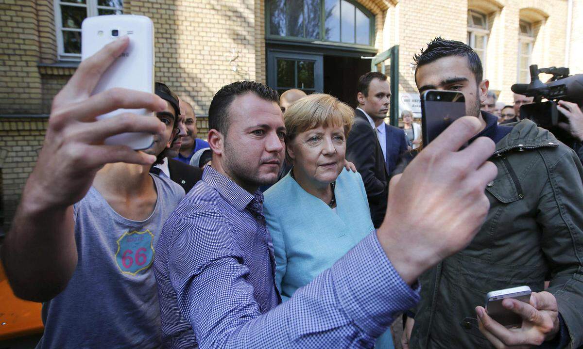 Spätestens seit der Flüchtlingskrise 2015/2016 geriet Merkel immer mehr in die Kritik. Ihr "Wir schaffen das" sorgte bei vielen Menschen in Deutschland für Skepsis und Zurückhaltung.