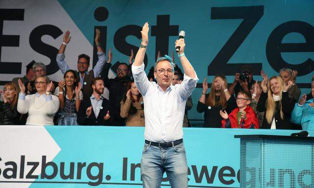 Schon seit dem Wahlkampf 2017 feuert Peter L. Eppinger die ÖVP und Sebastian Kurz an.