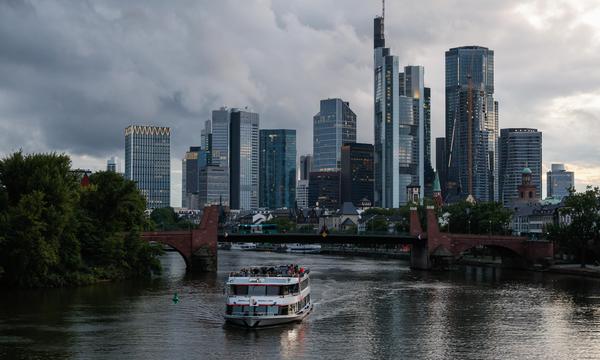 Auch Europas größte Geldhäuser wollen von ihren Klimaversprechen nicht mehr viel wissen. 