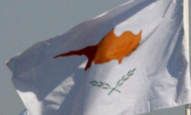 Zypern wird Bankenhilfe Eurozone